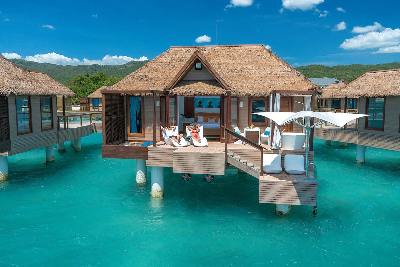 Best Jamaica Overwater Bungalows For Your Honeymoon 2023