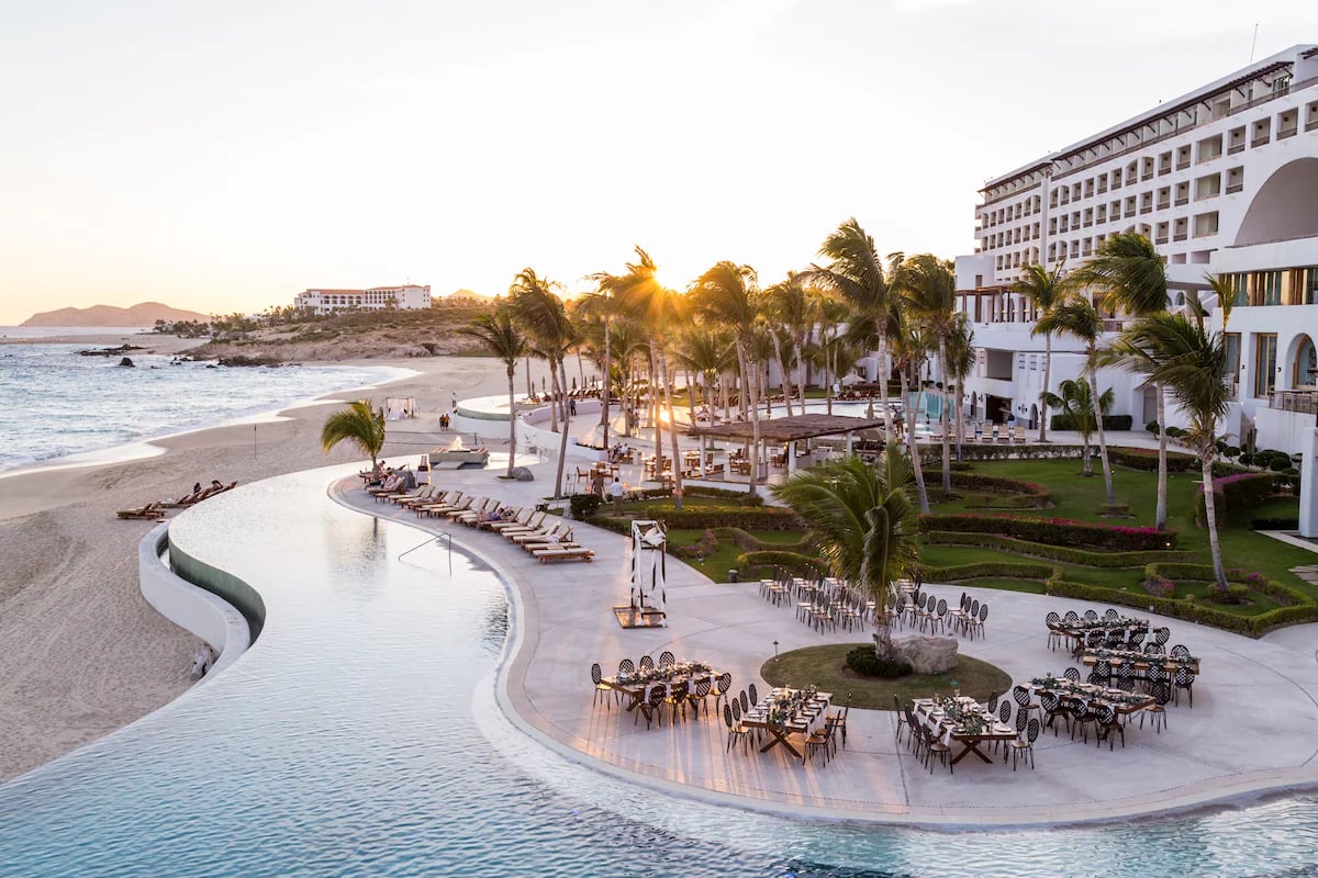 luxury hotel in Los Cabos